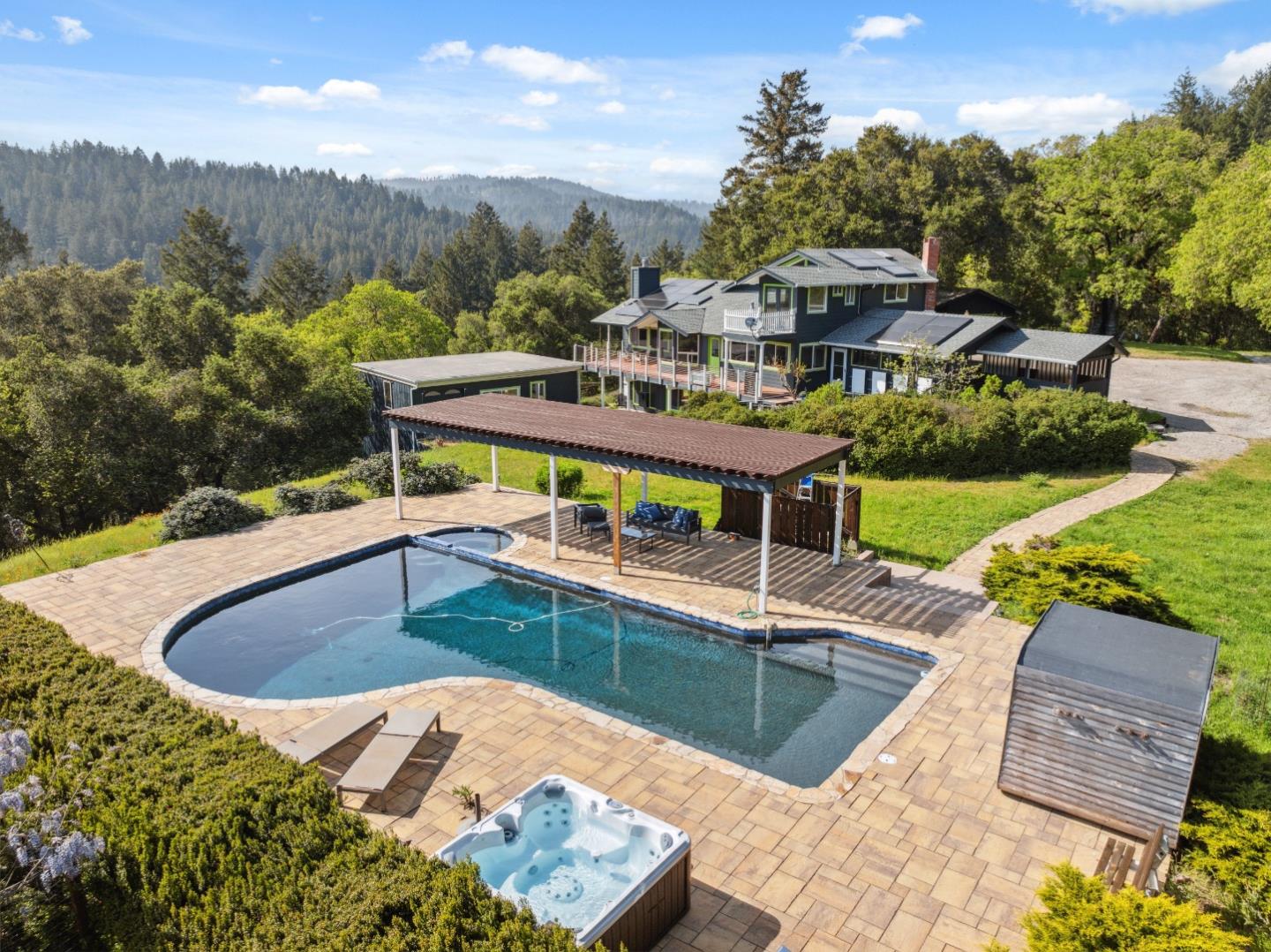 240 Buck Knoll RD
