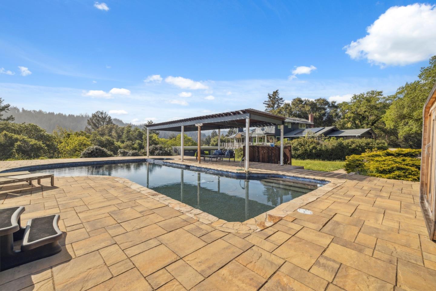 240 Buck Knoll RD