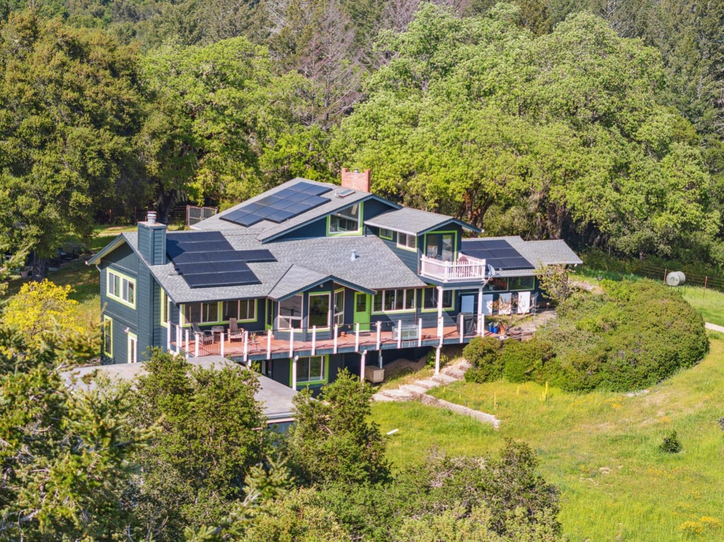 240 Buck Knoll RD