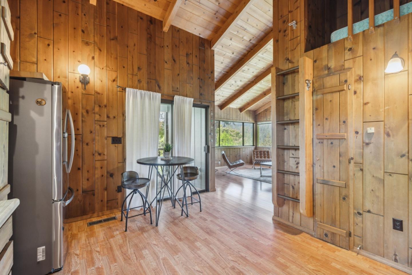240 Buck Knoll RD