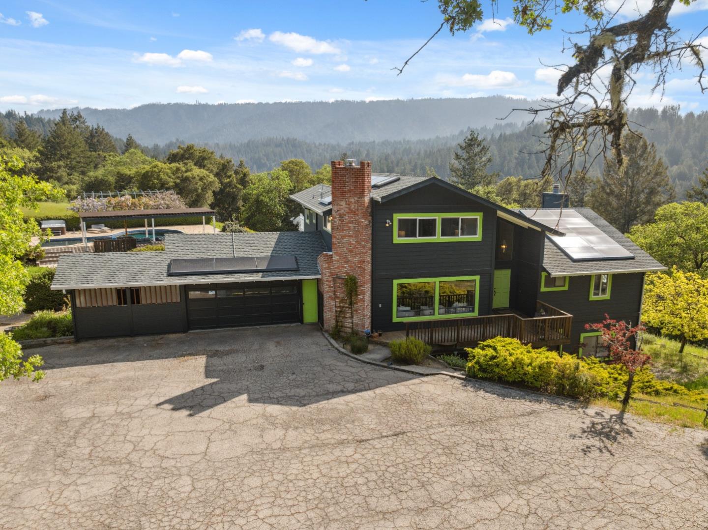 240 Buck Knoll RD
