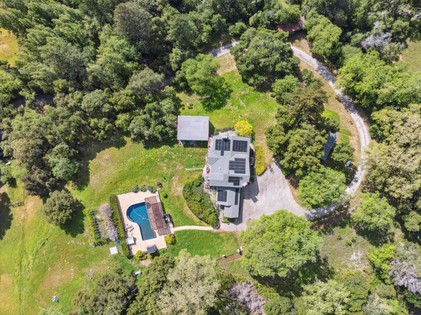 240 Buck Knoll RD