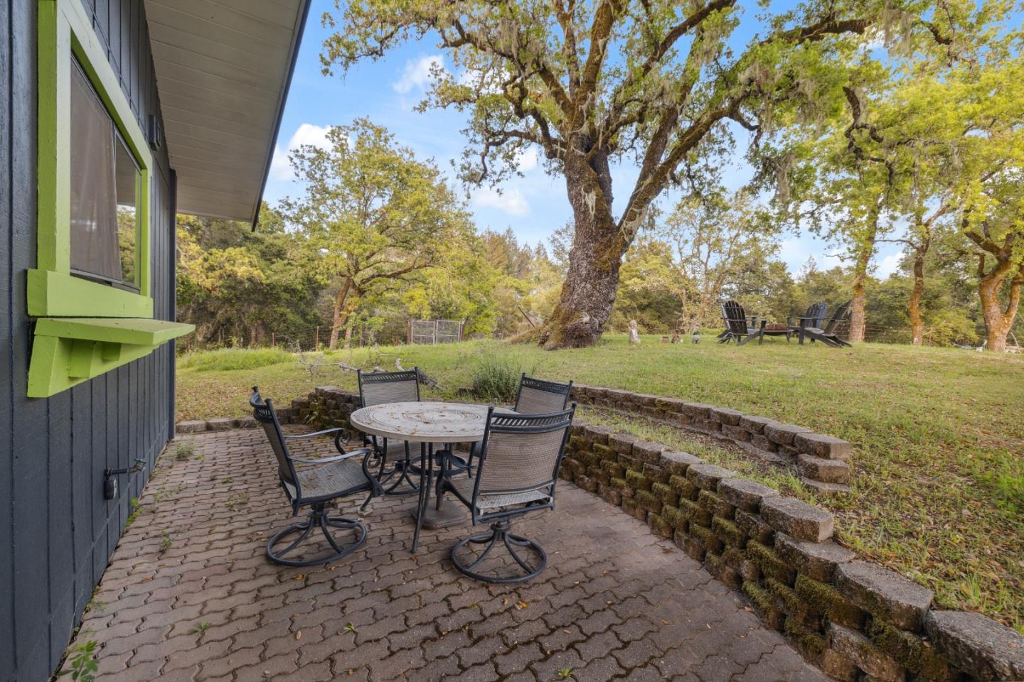 240 Buck Knoll RD