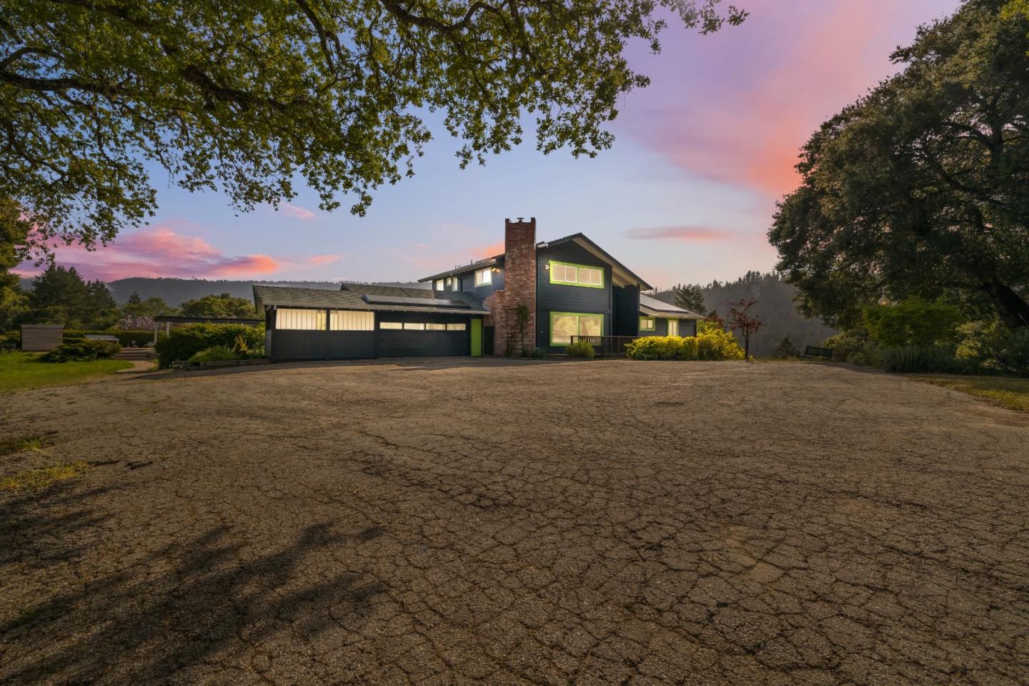 240 Buck Knoll RD