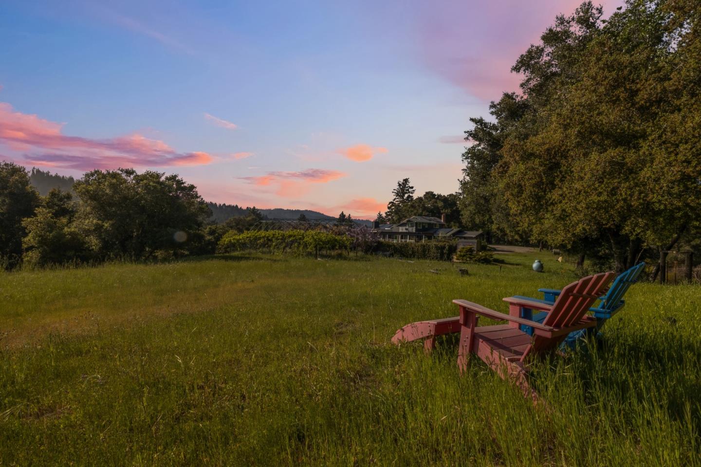 240 Buck Knoll RD