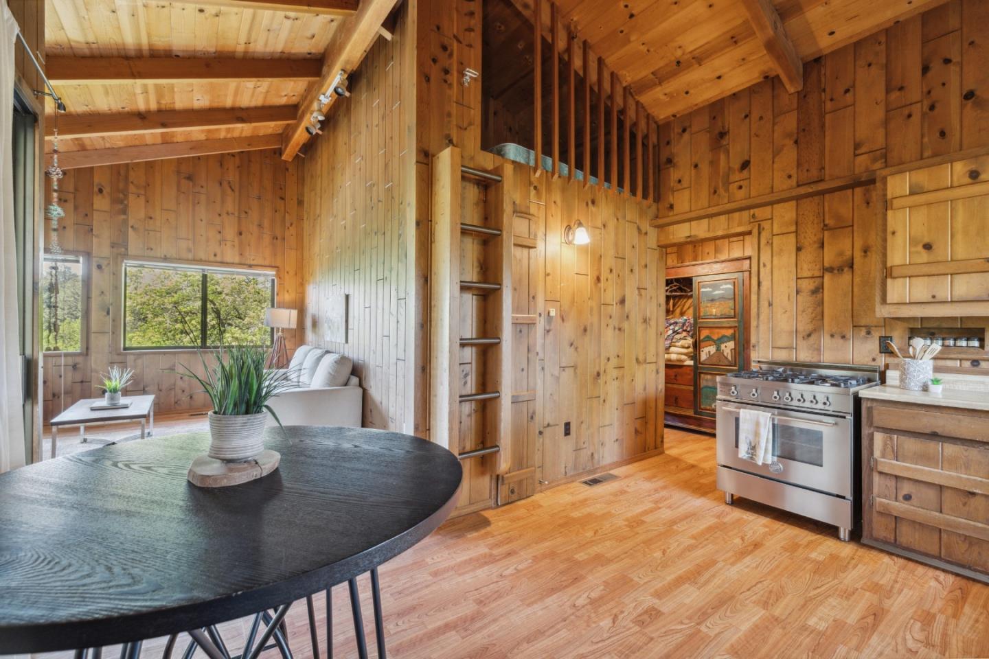 240 Buck Knoll RD