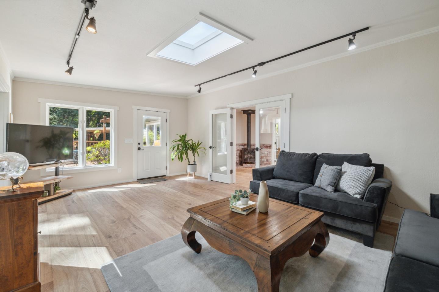 281 Olson RD