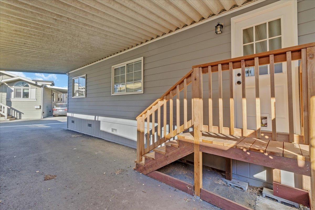 2565 Portola Drive Unit: 32