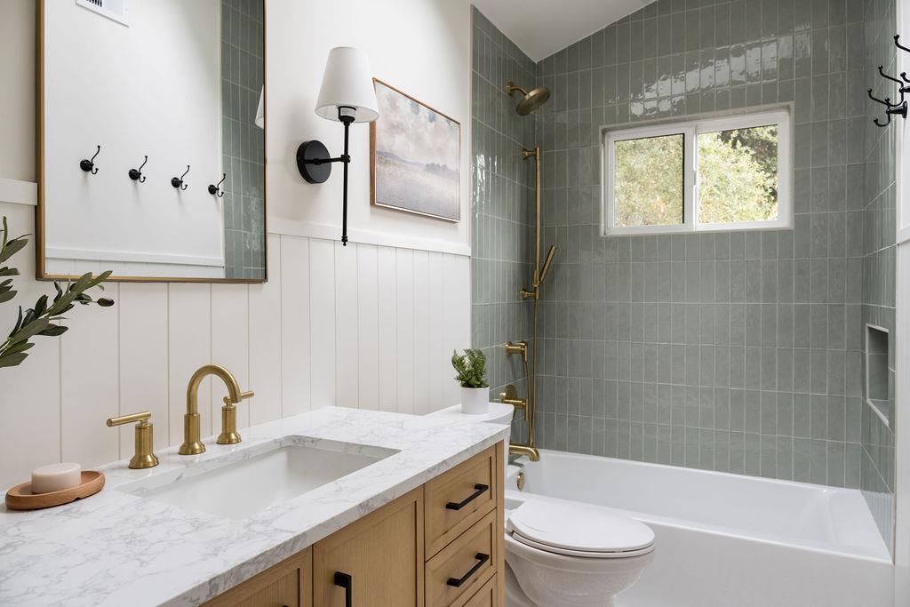 620 Manzanita Avenue