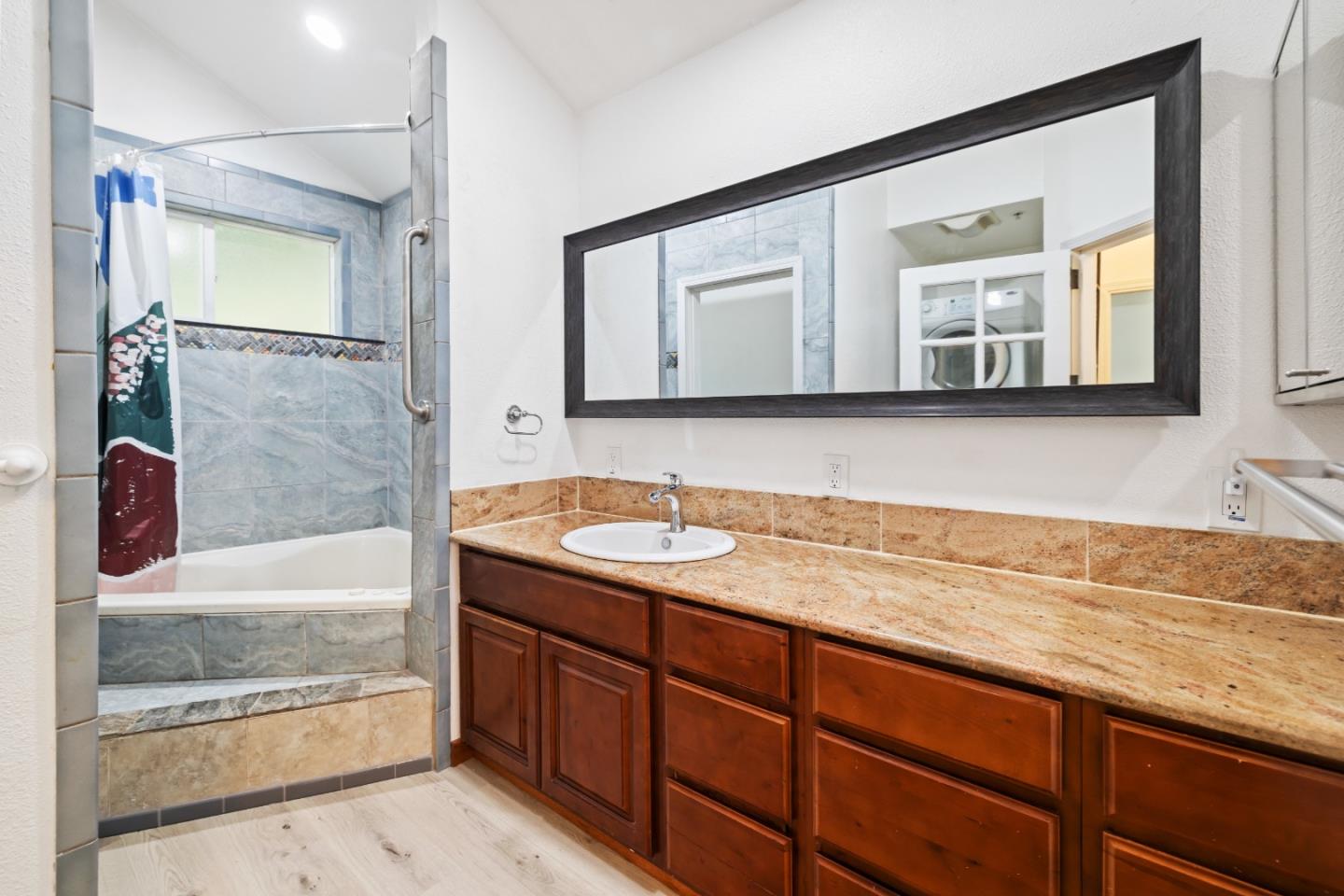 359 Redwood Road