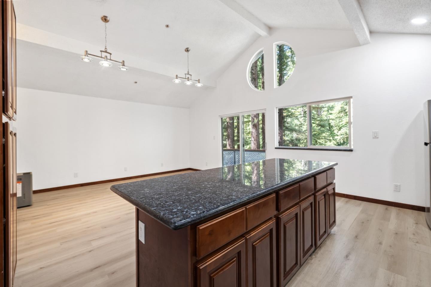 359 Redwood Road