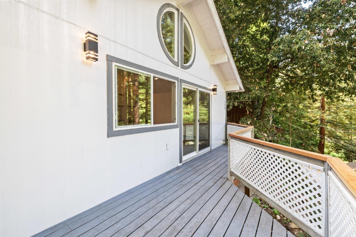 359 Redwood Road
