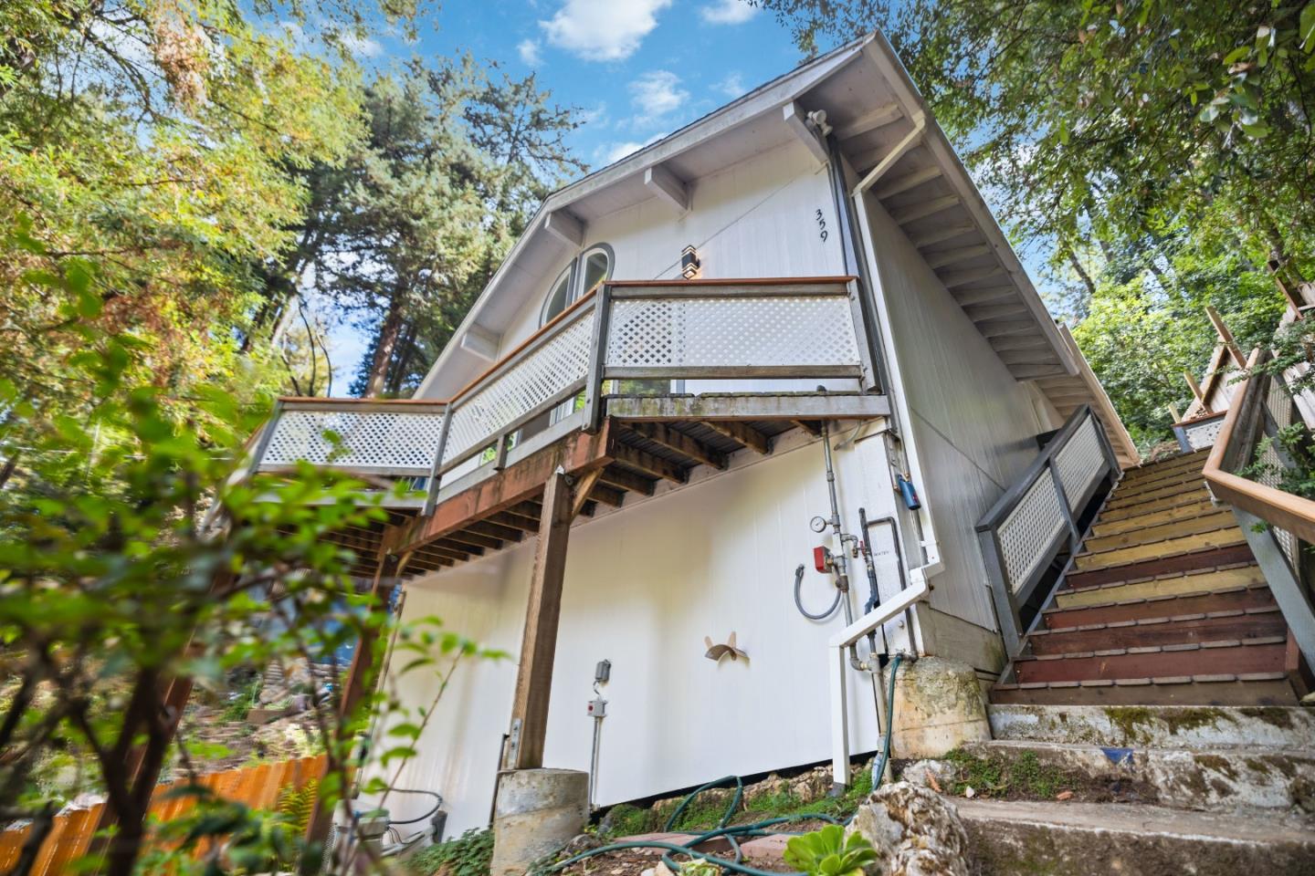 359 Redwood Road