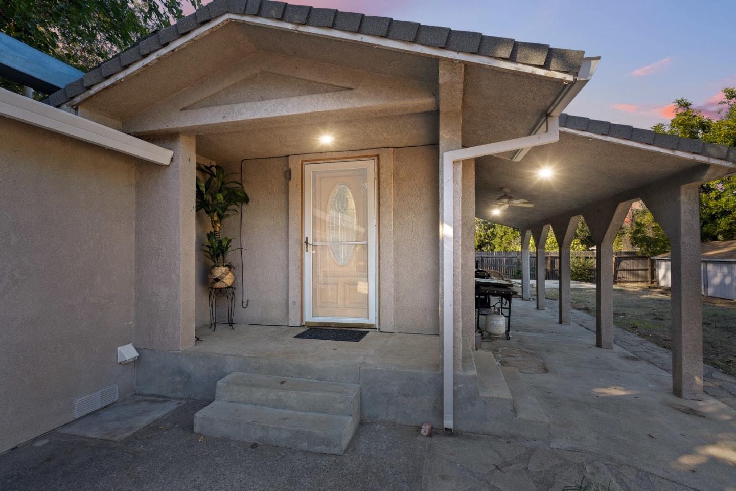 5367 Rosswood Lane