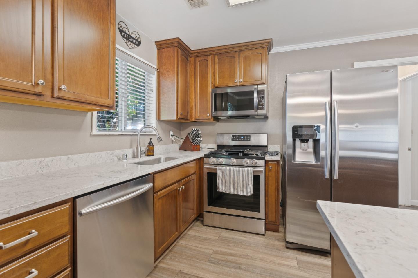 5367 Rosswood Lane