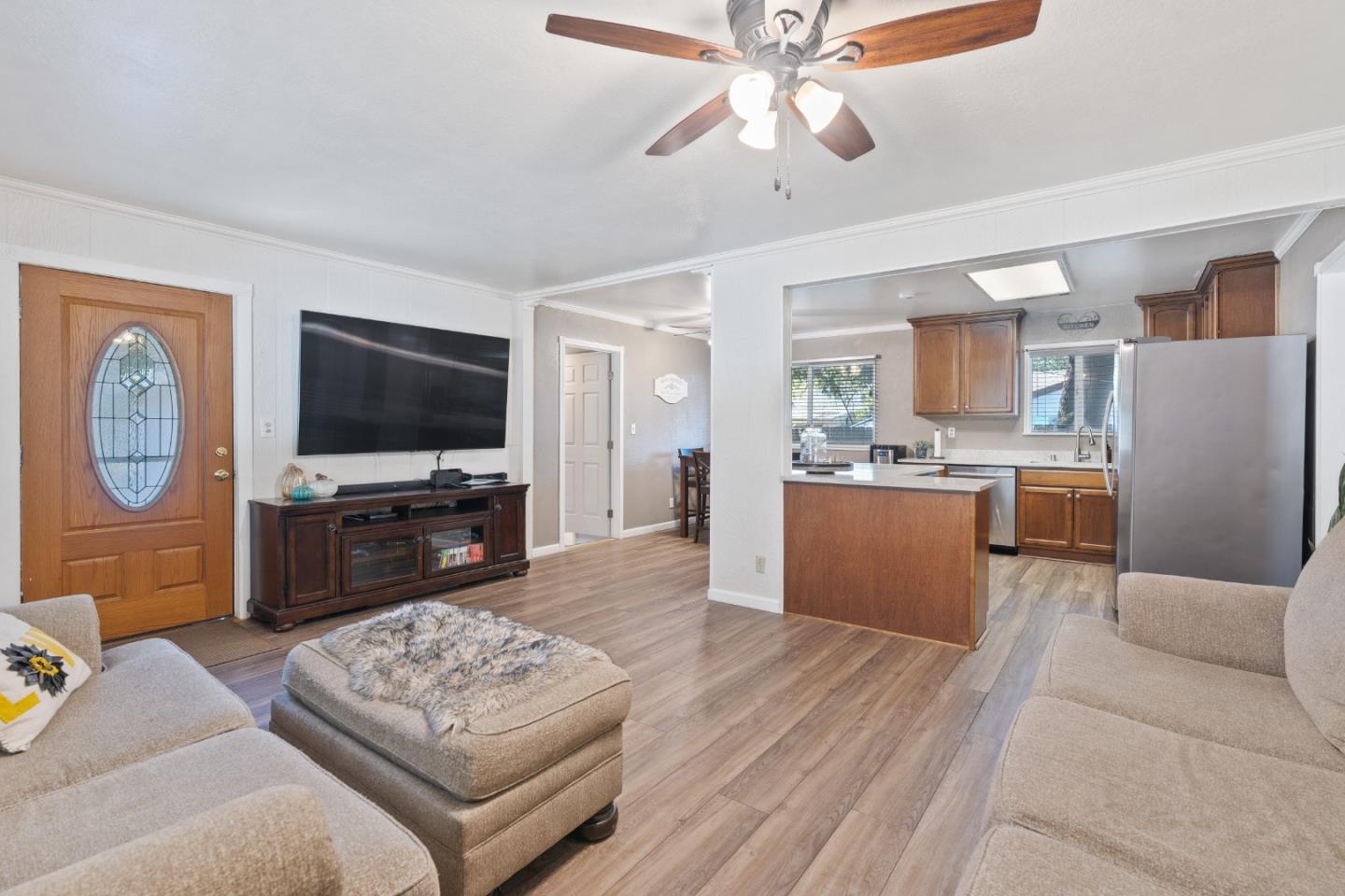 5367 Rosswood Lane