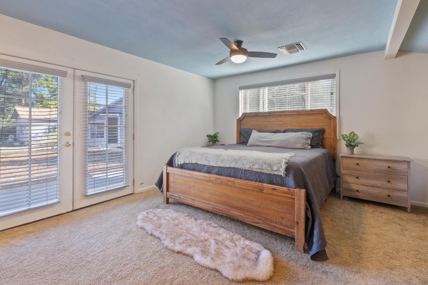 5367 Rosswood Lane
