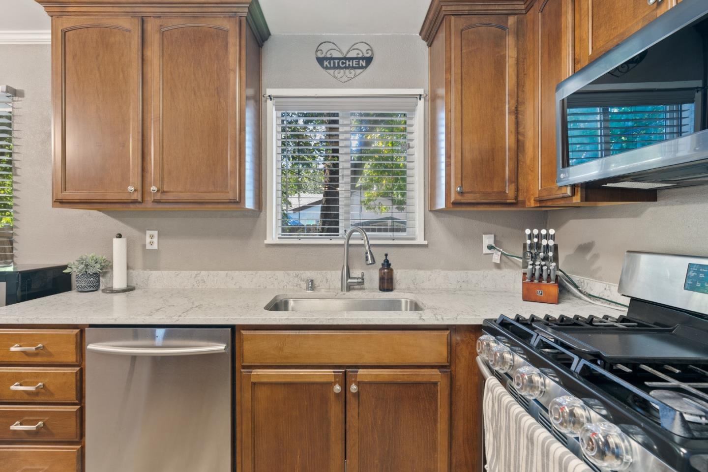 5367 Rosswood Lane