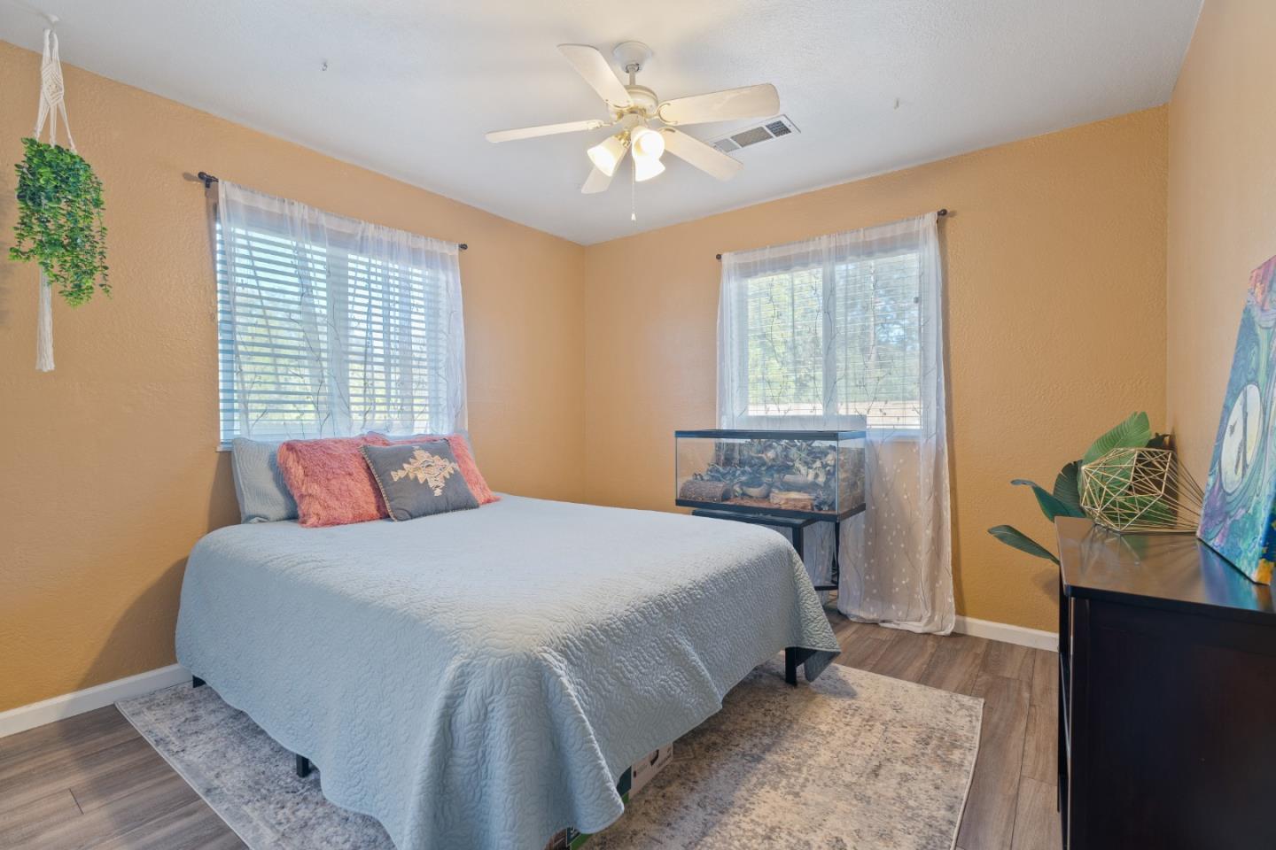 5367 Rosswood Lane