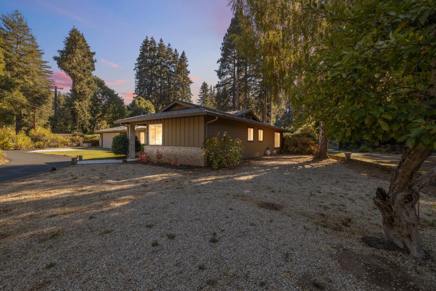 180 Sunnycroft Road