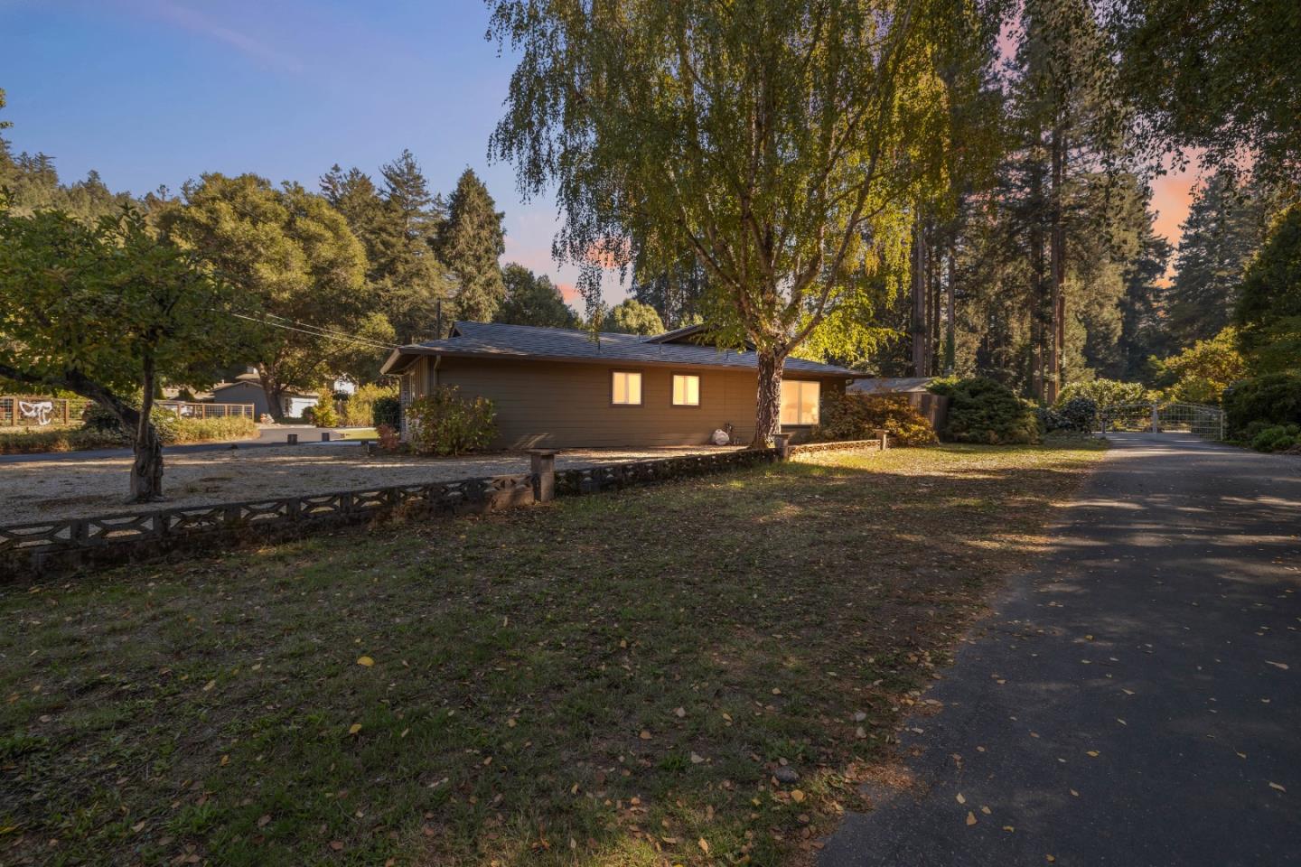 180 Sunnycroft Road