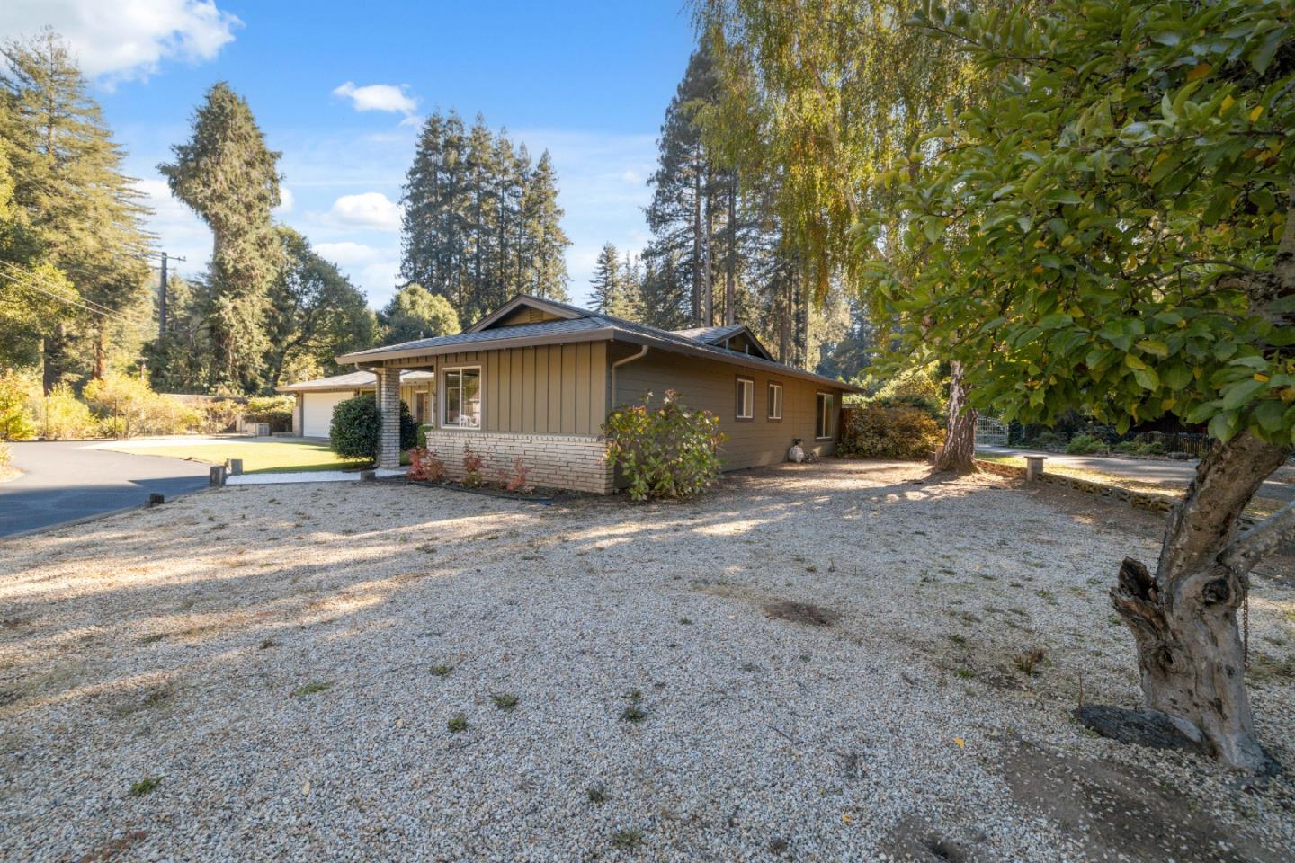 180 Sunnycroft Road
