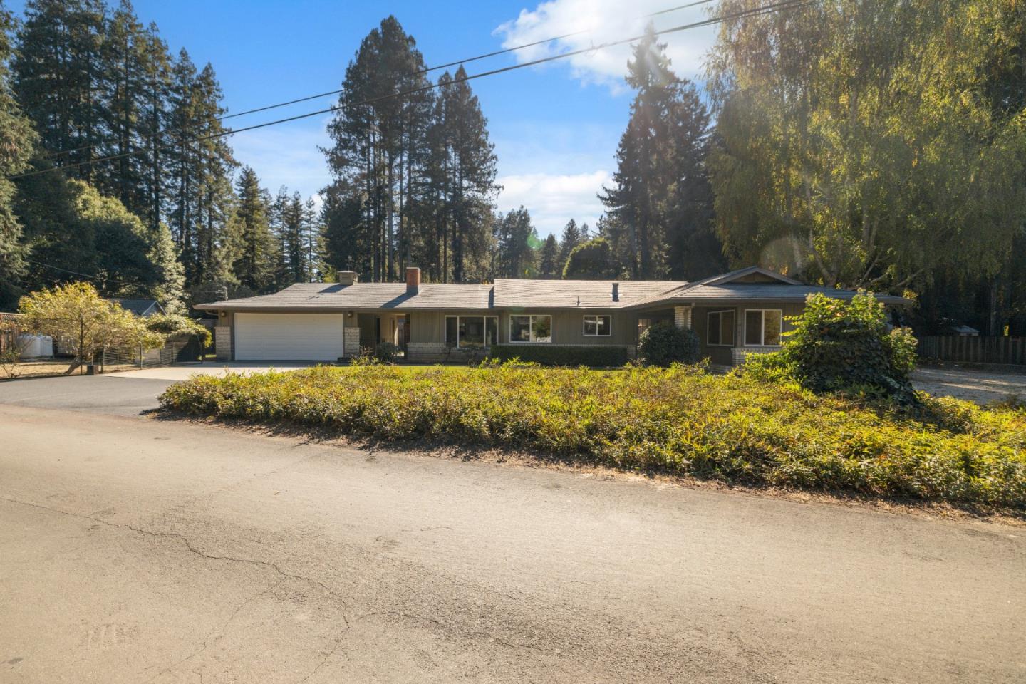 180 Sunnycroft Road
