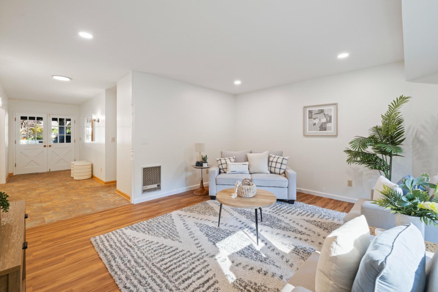 180 Sunnycroft Road