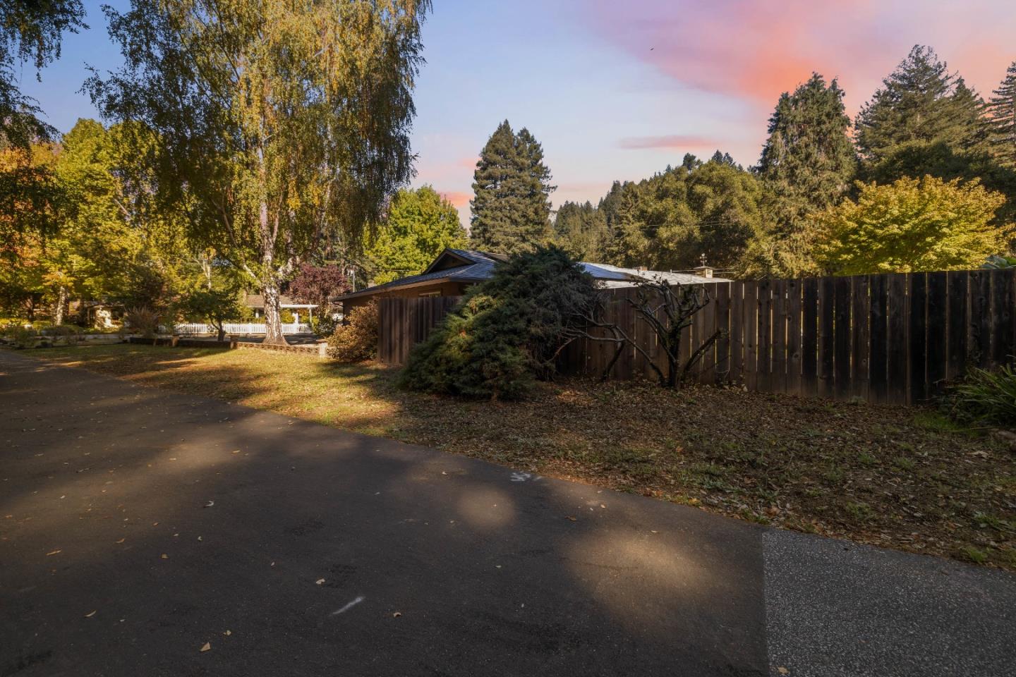 180 Sunnycroft Road