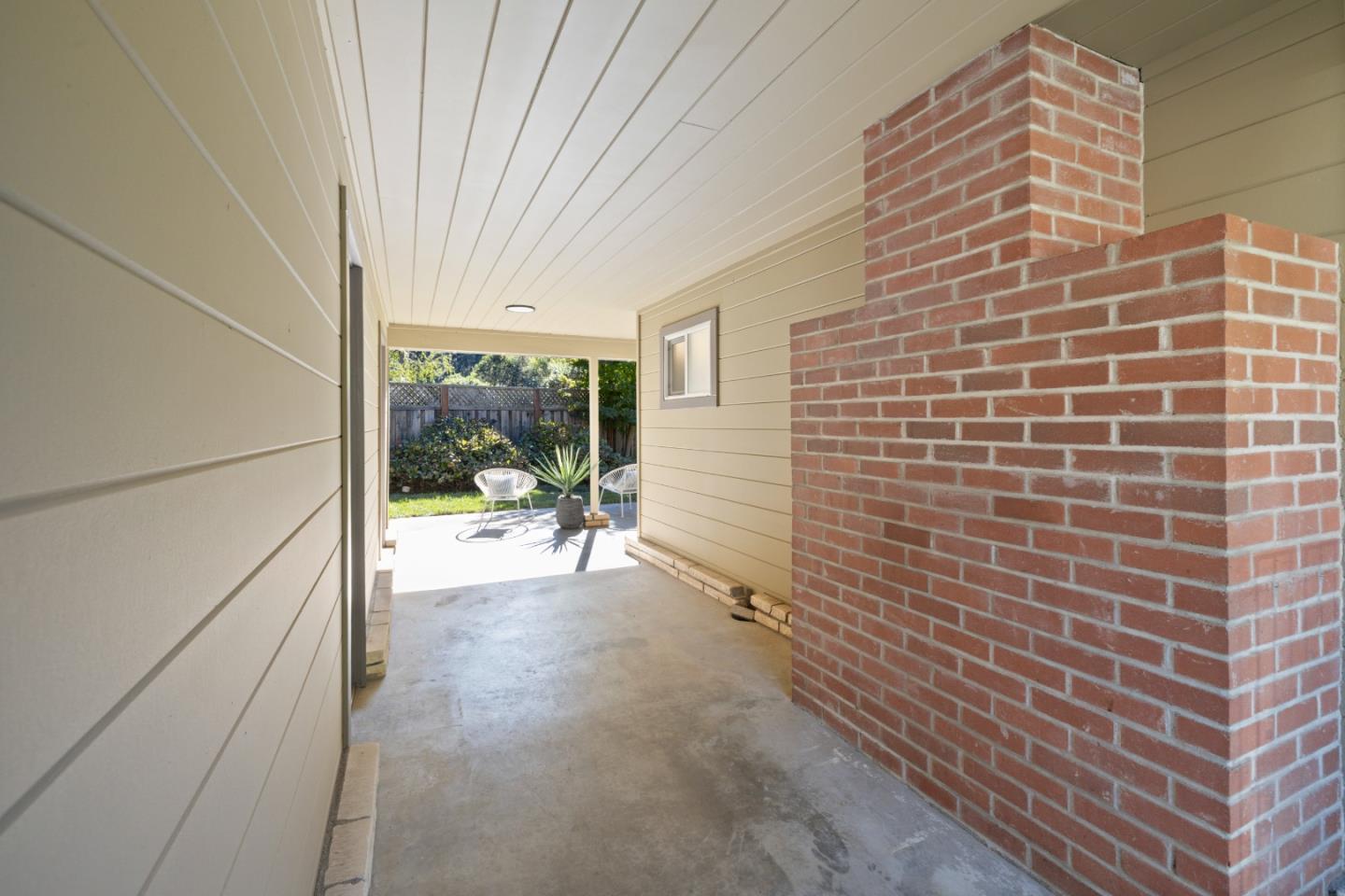 180 Sunnycroft Road