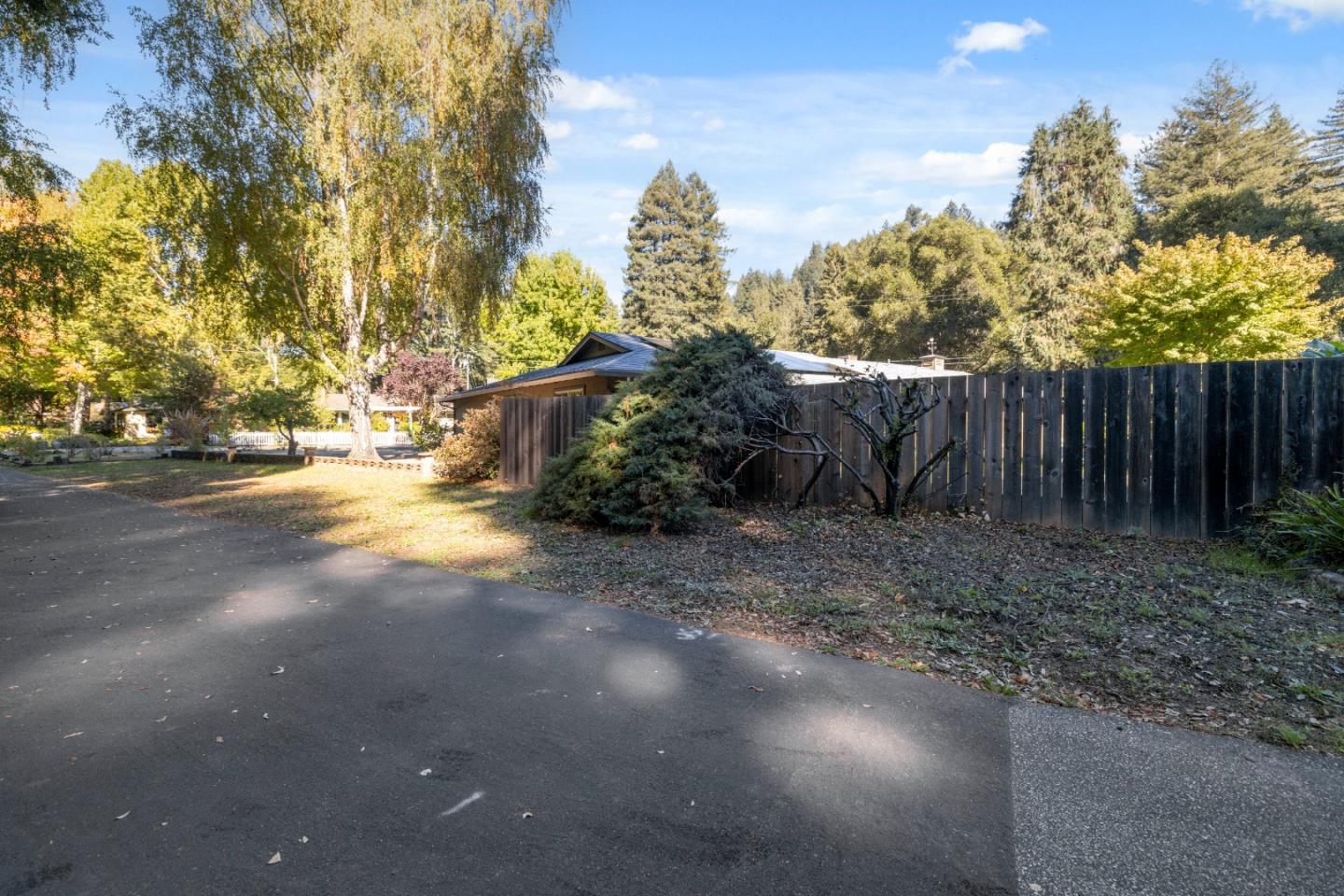 180 Sunnycroft Road