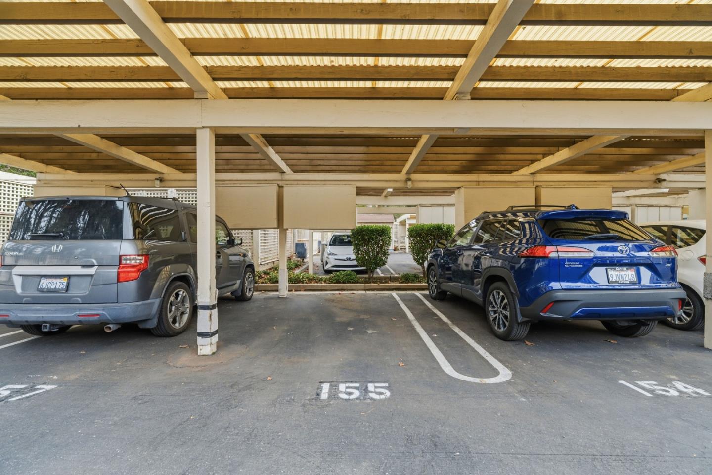 453 Alberto Way D155