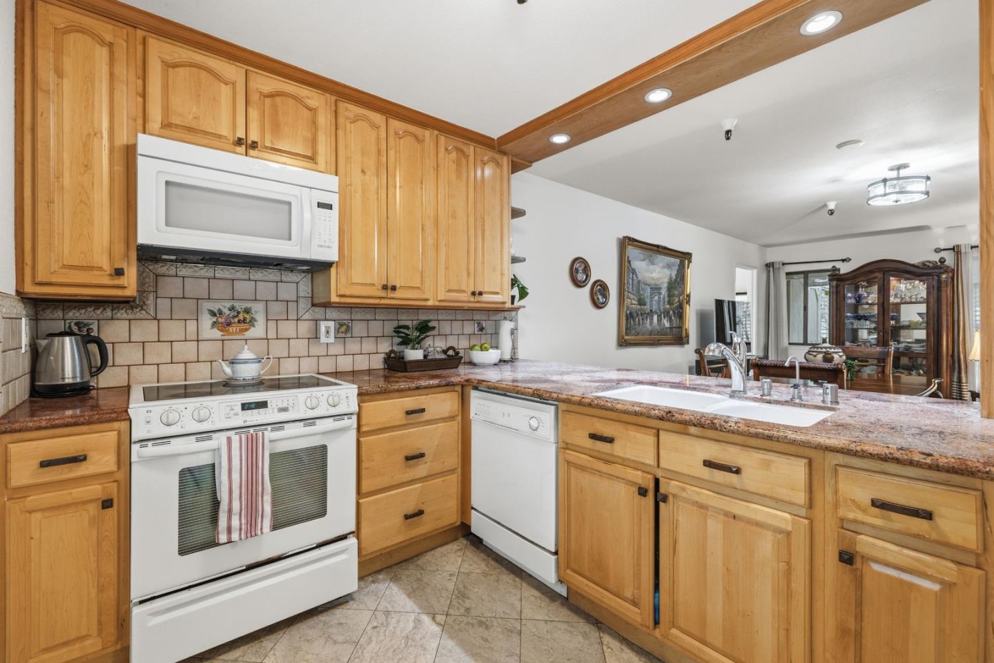 453 Alberto Way D155