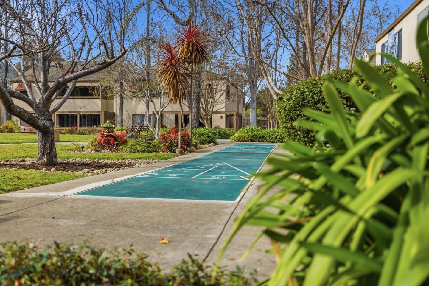 453 Alberto Way D155