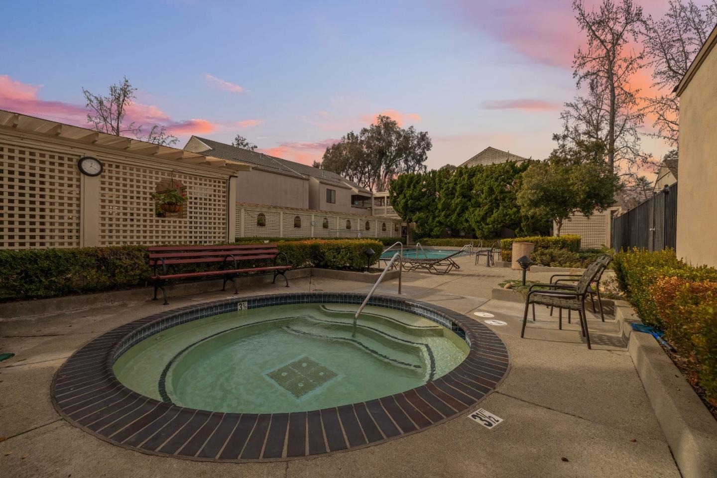 453 Alberto Way D155