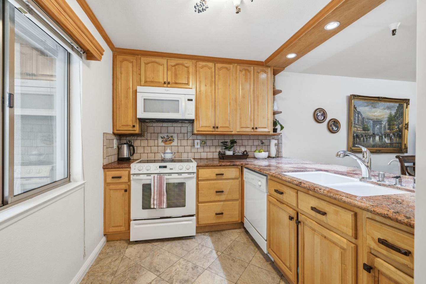 453 Alberto Way D155