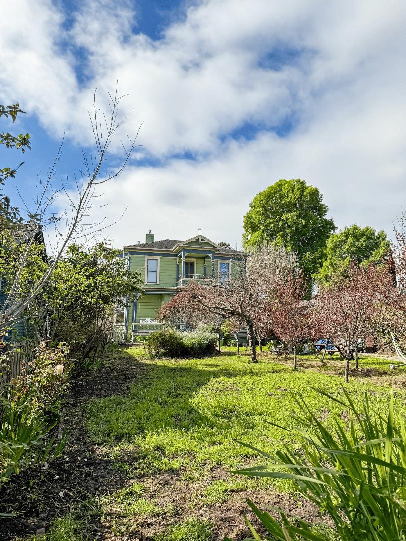 233 Van Ness Avenue