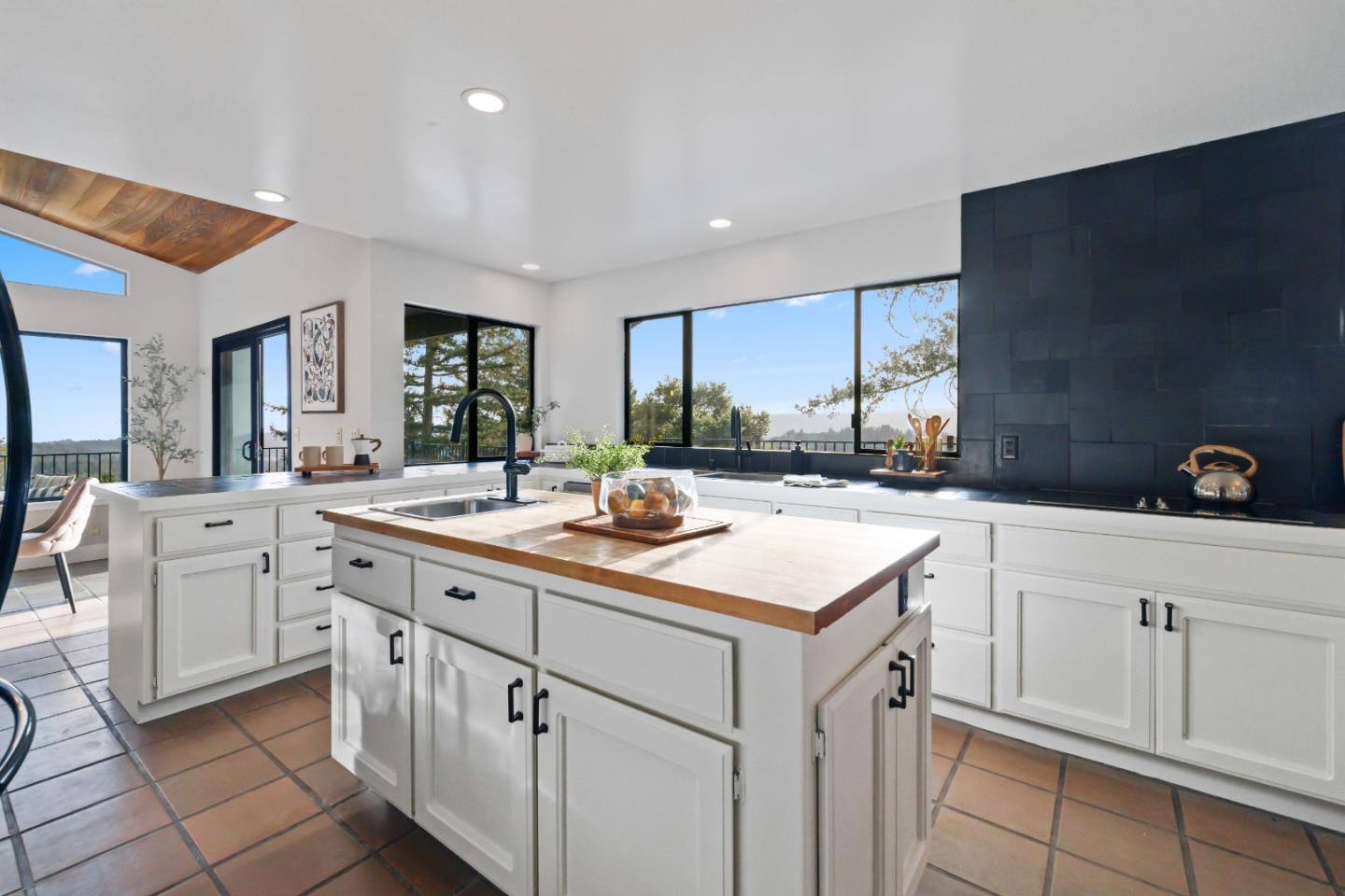 1380 Weston Ridge Road