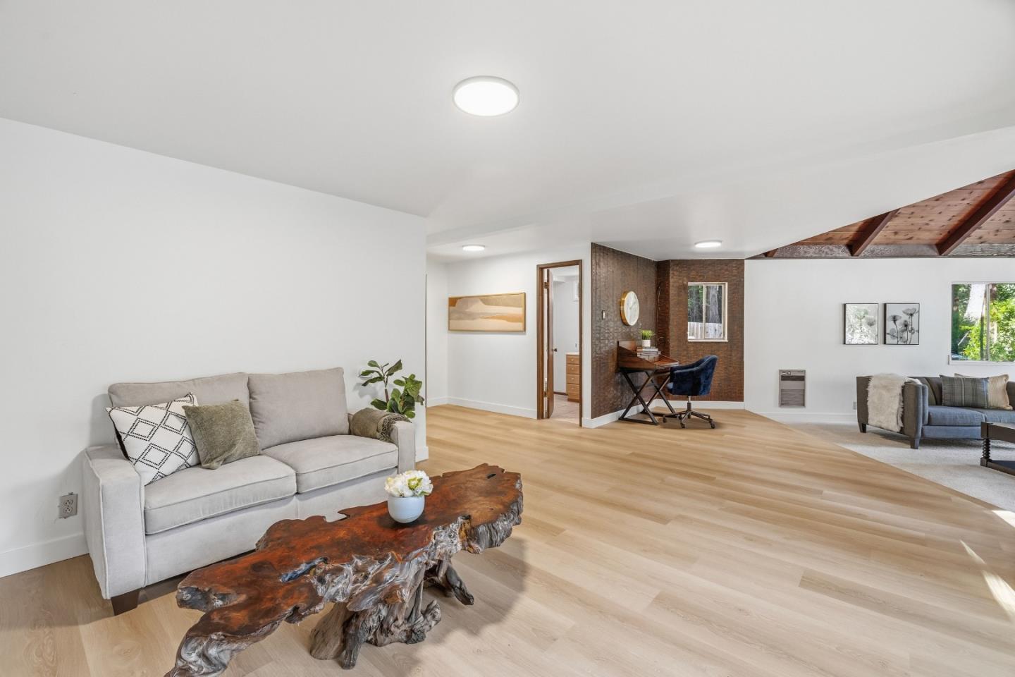 119 Van Diepen Way