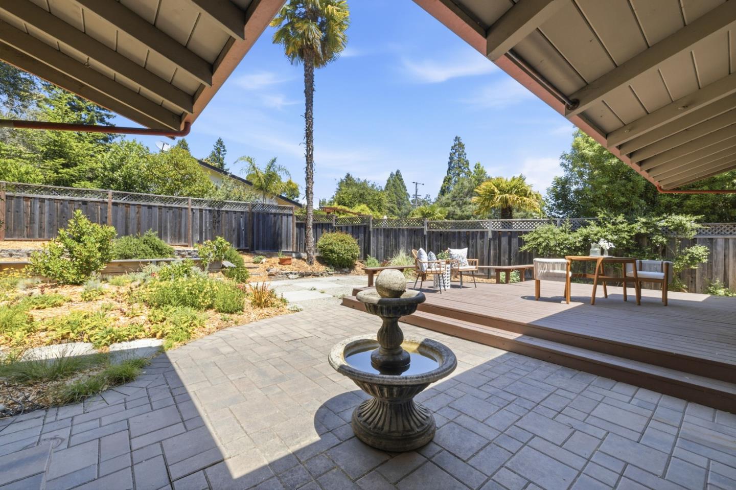 194 Caseta Way