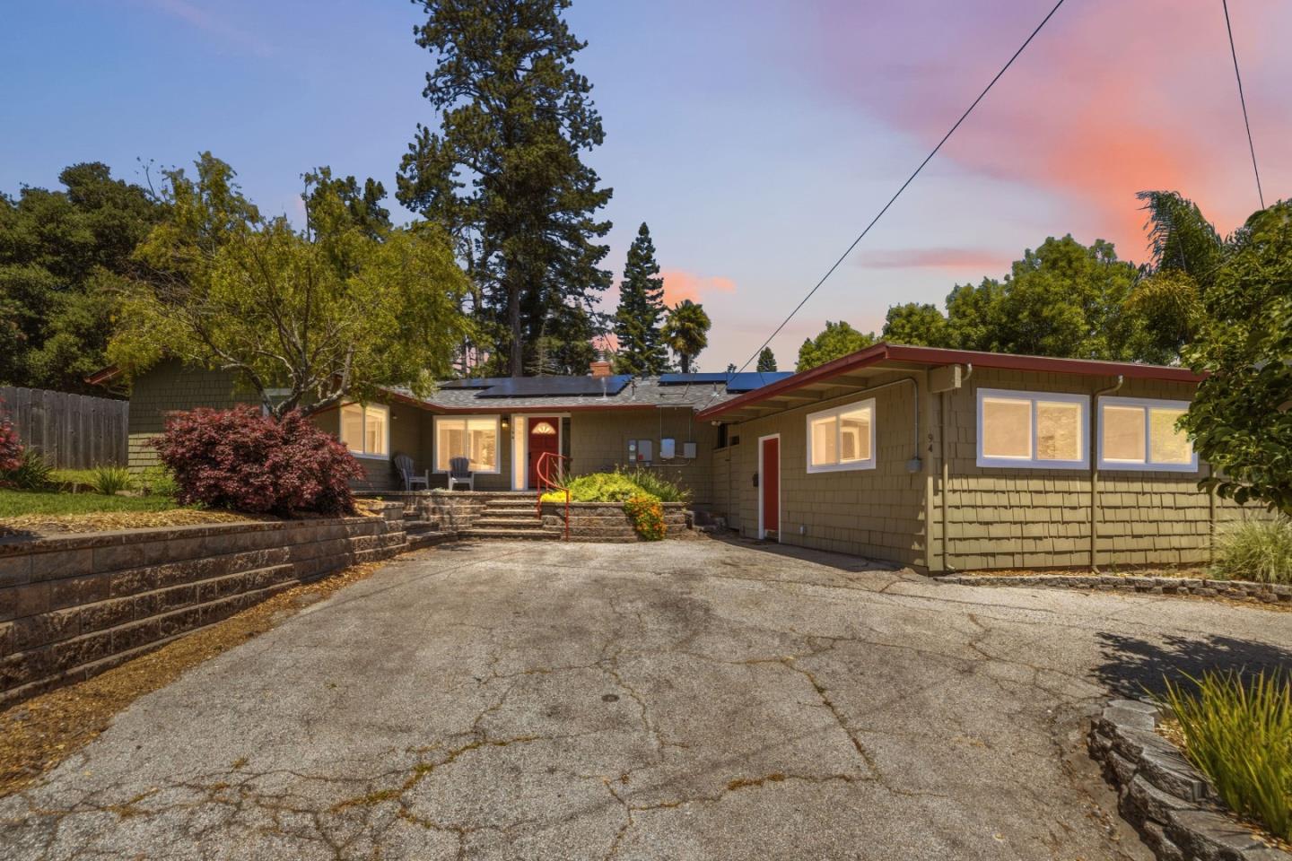194 Caseta Way