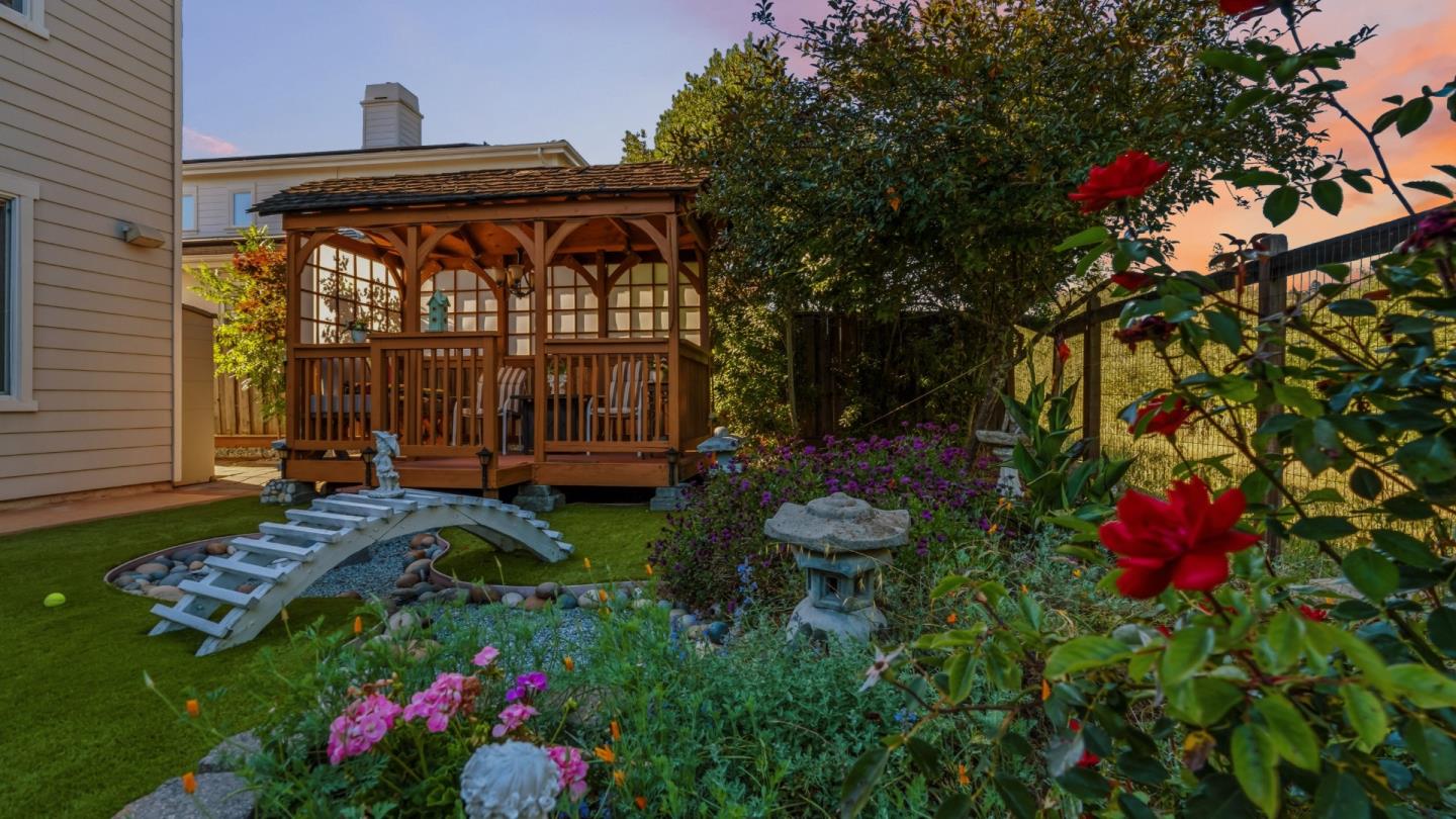 6 Deerfield Drive