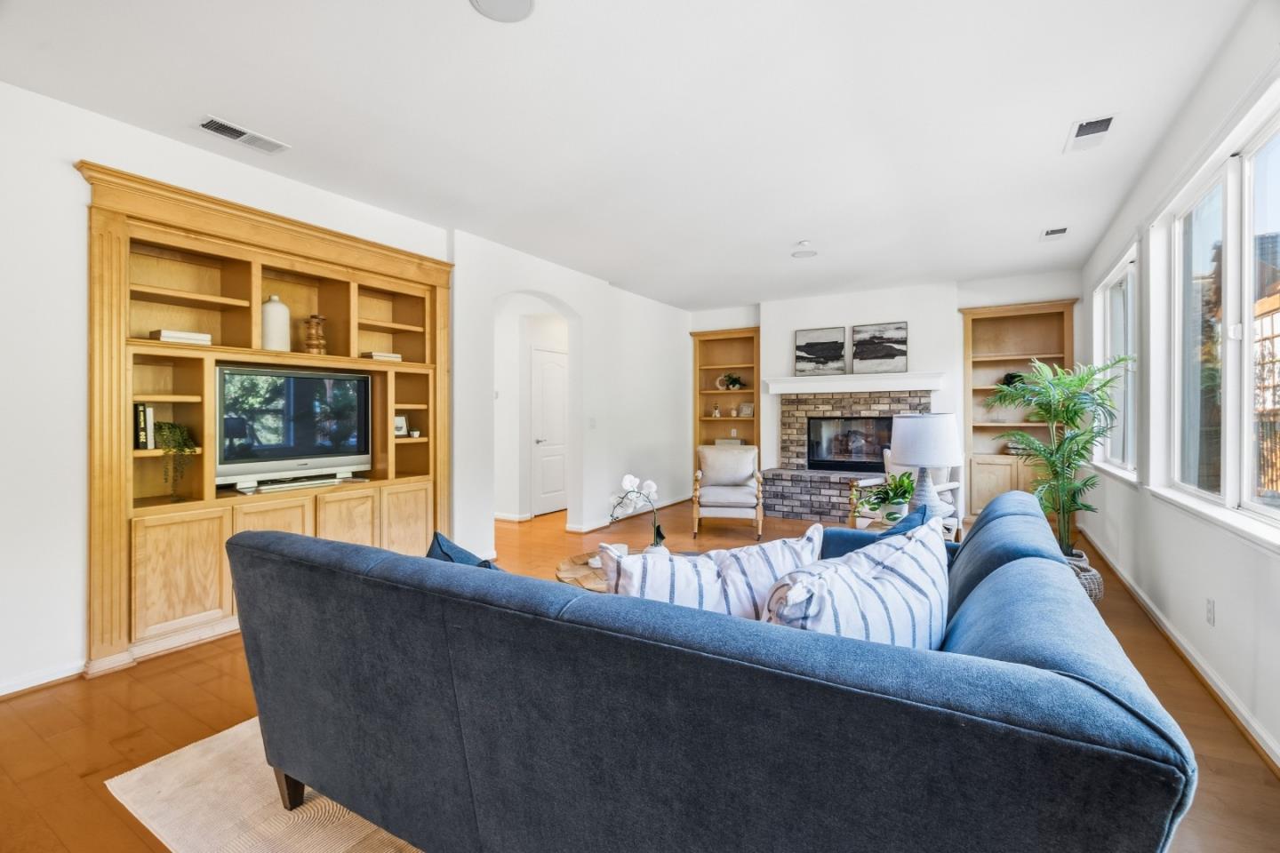 6 Deerfield Drive