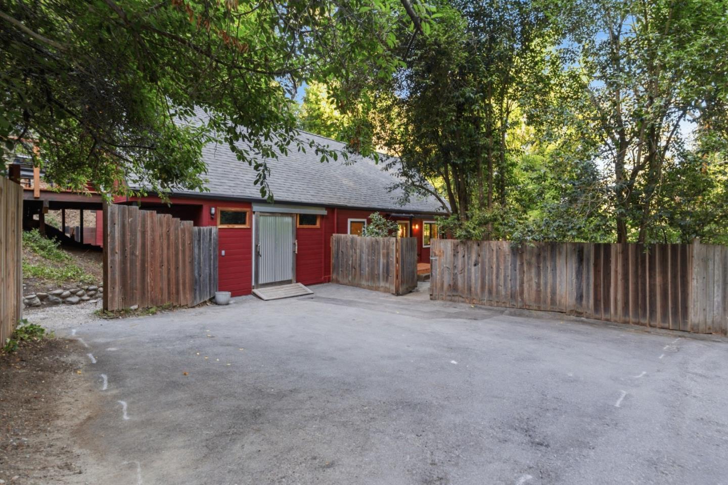 6066 Hillside DR