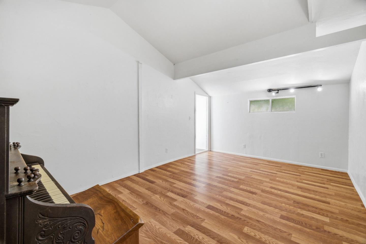 12489 Coleman AVE