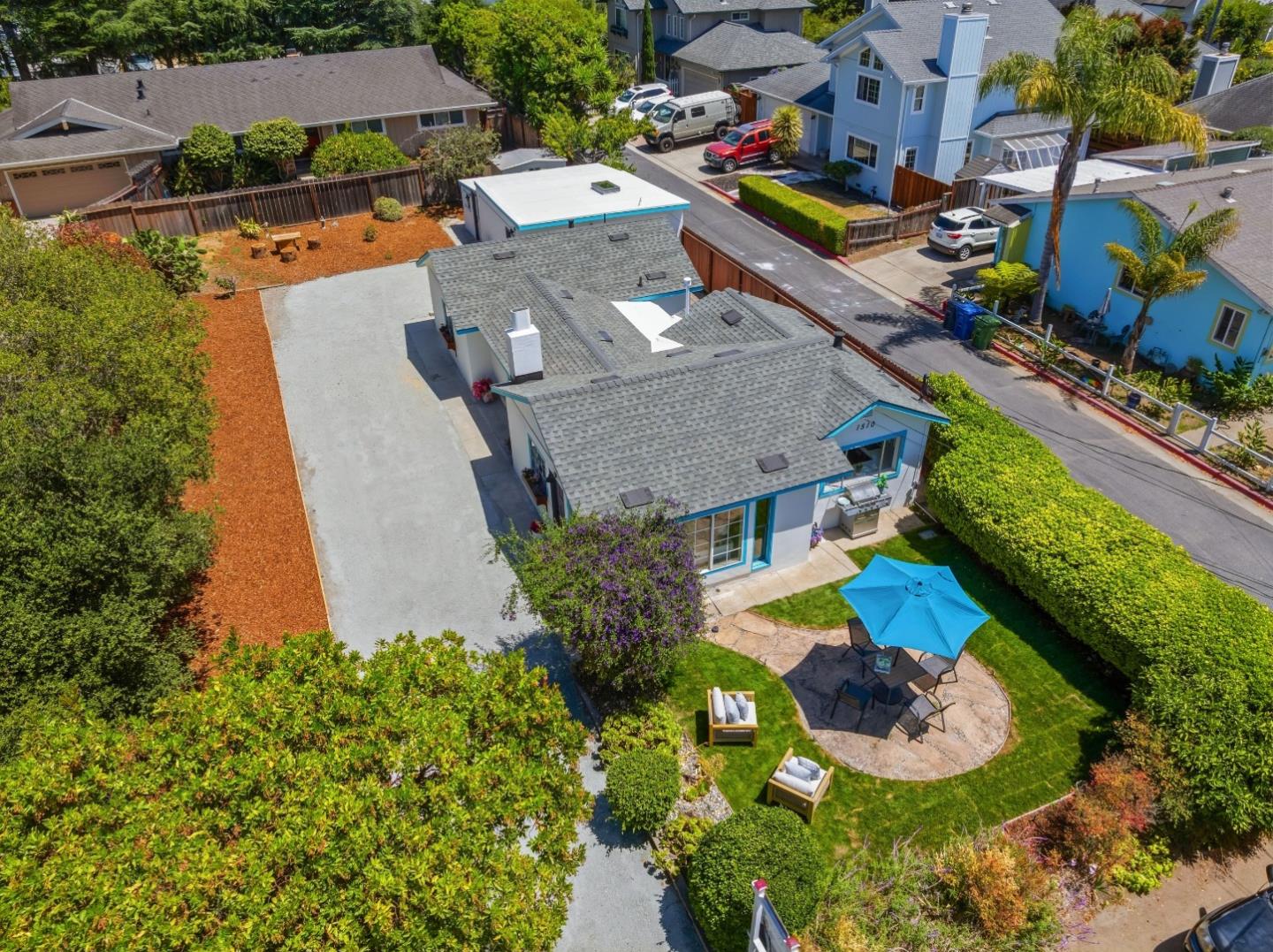 1510 Thompson AVE