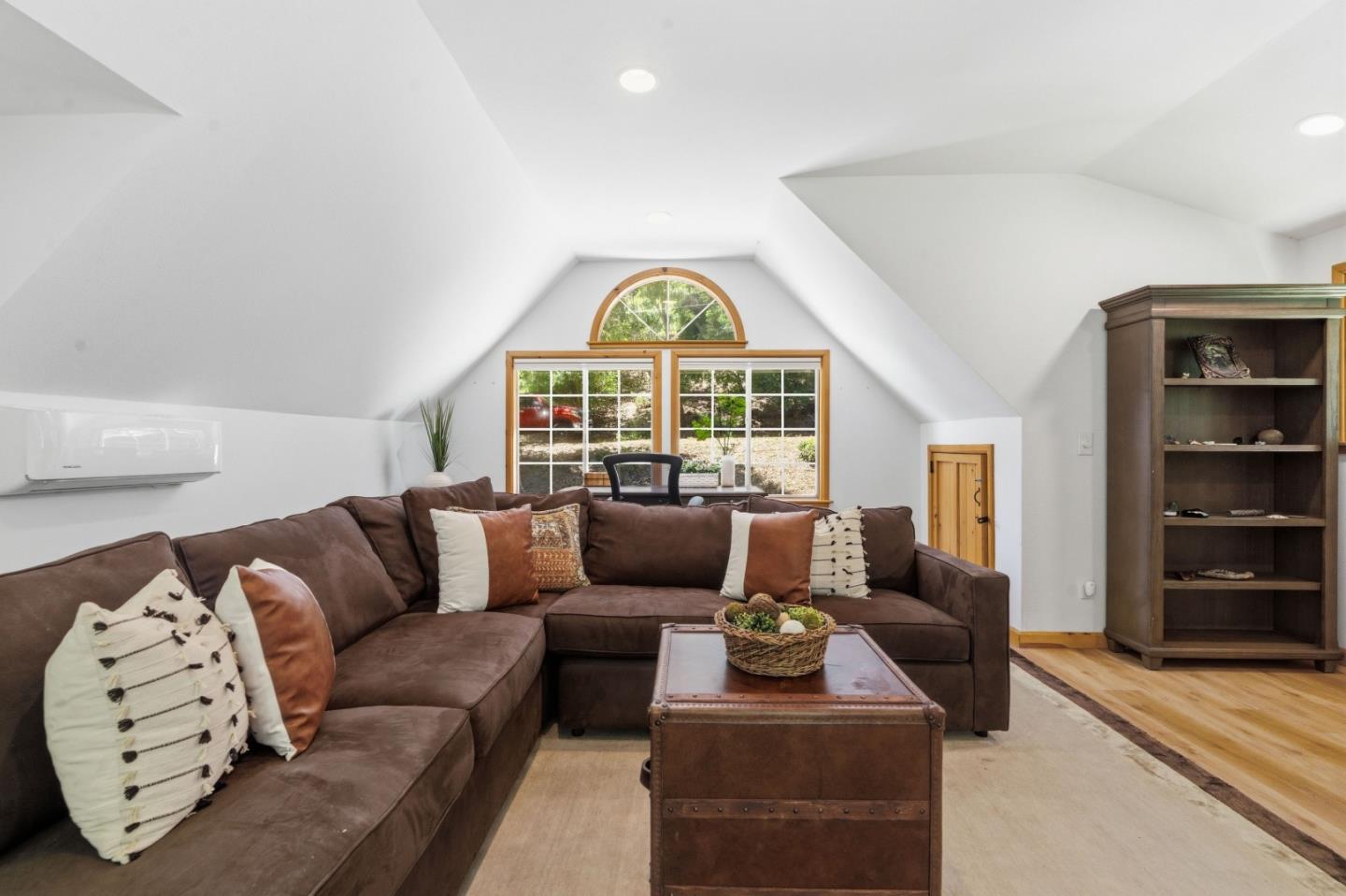 220 Miracle LN