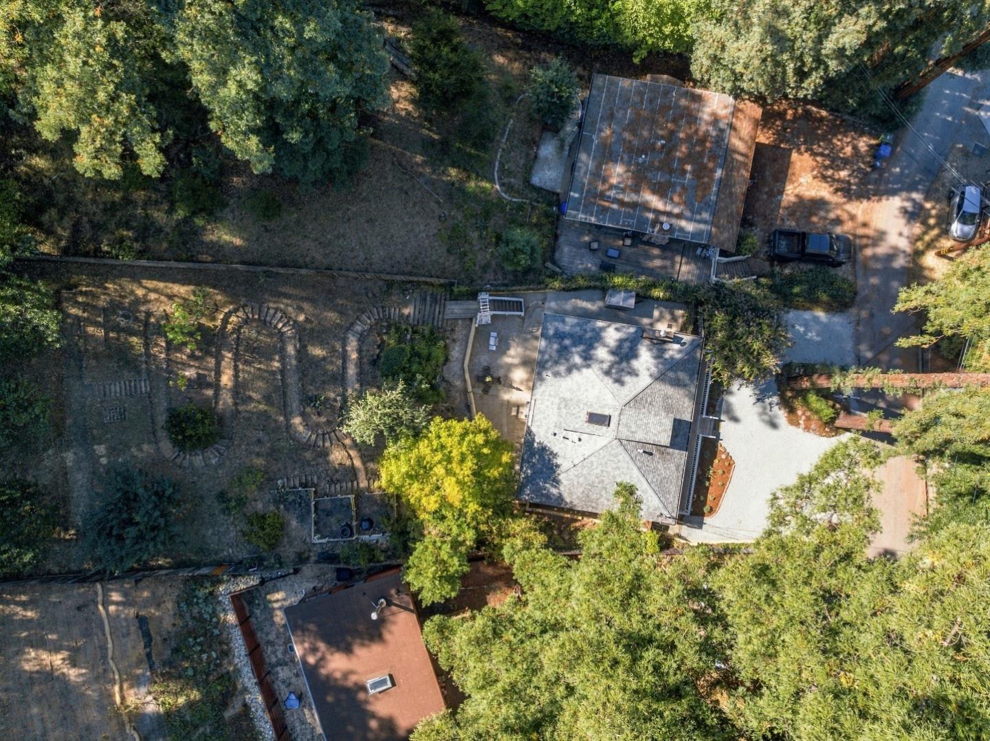 240 Ridge DR
