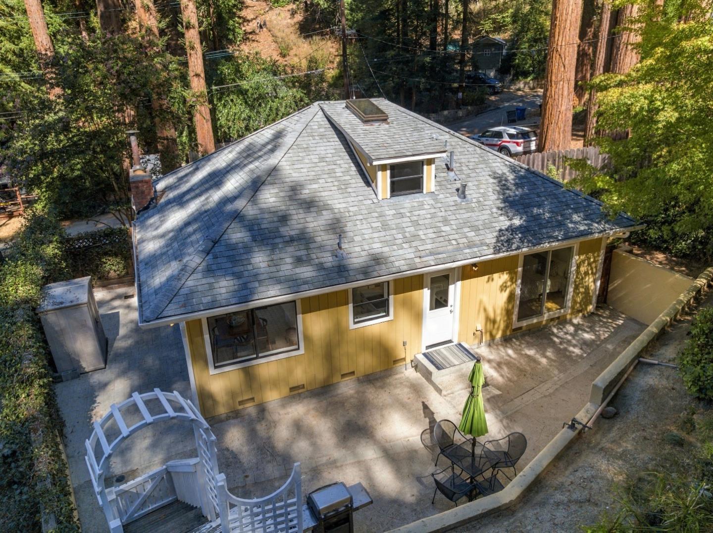 240 Ridge DR