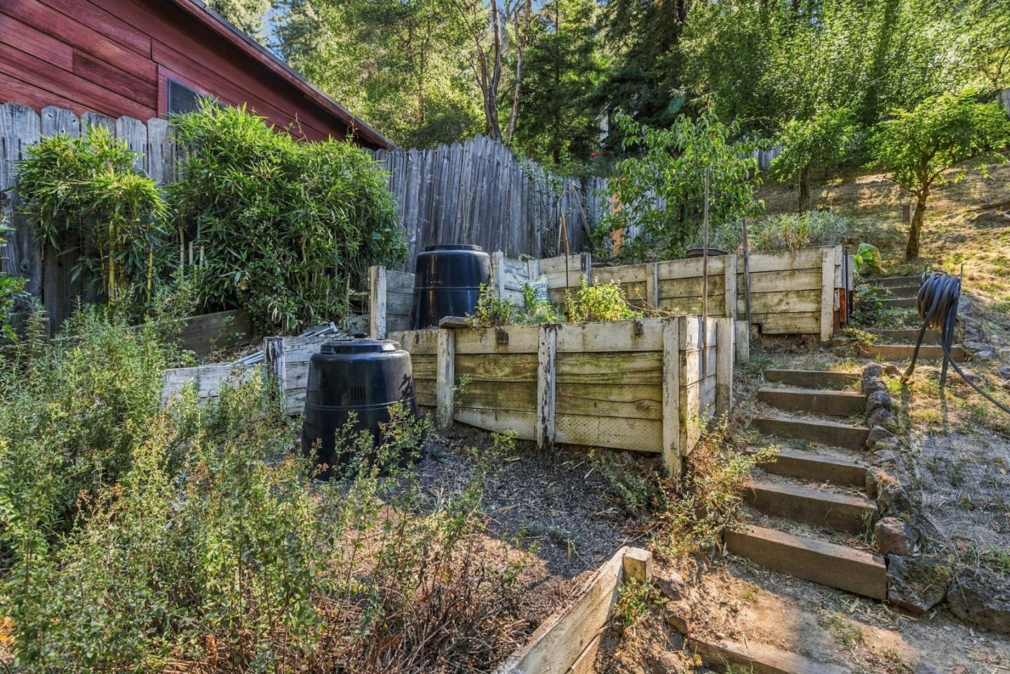 240 Ridge DR